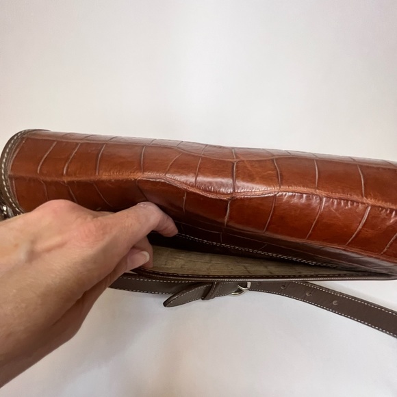 VTG DOONEY & BOURKE #42315 Croc Embossed Leather Mulberry Shoulder Crossbody Bag - Picture 5 of 9